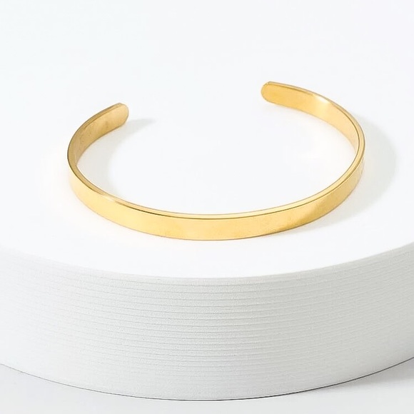 ⚜️[𝟯𝟬%𝗢𝗙𝗙|𝗯𝘂𝗻𝗱𝗹𝗲𝘀 𝟯+]⚜️Gold Stainless Steel Cuff NEW - Picture 4 of 7